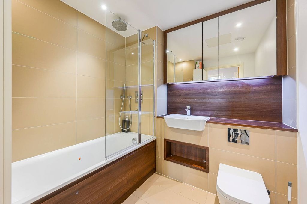 Property photo 2 of 37