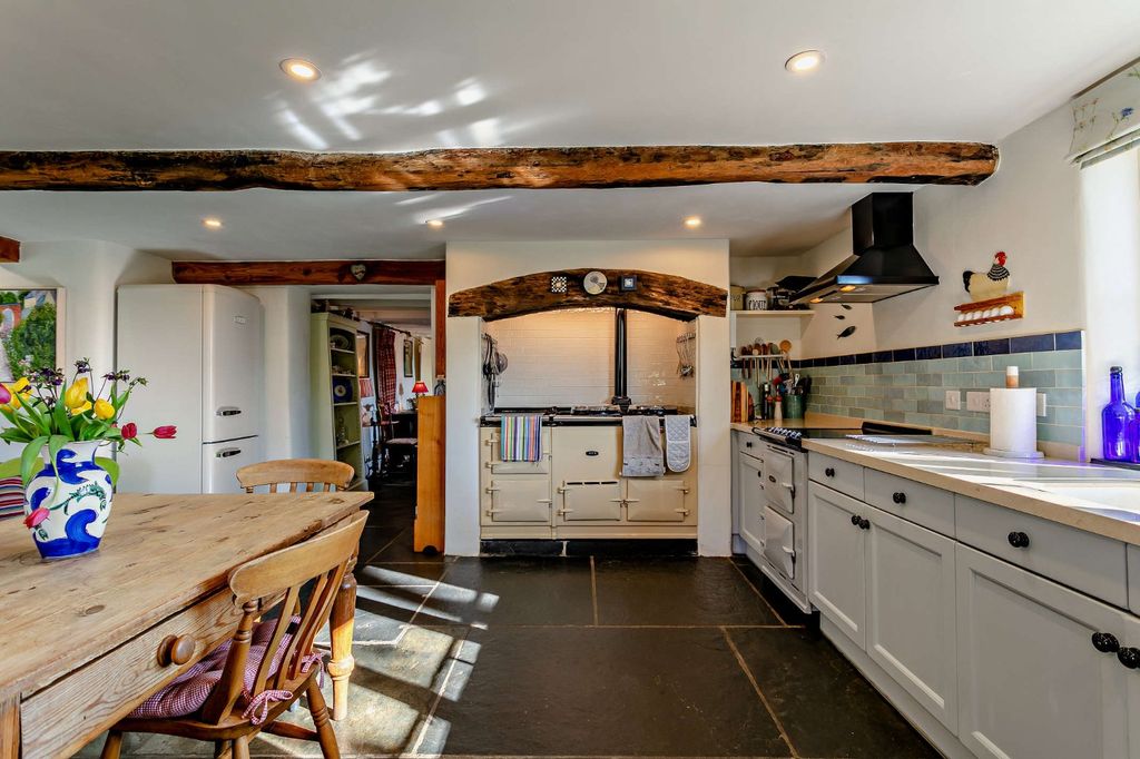 Property photo 2 of 27 Kitchen