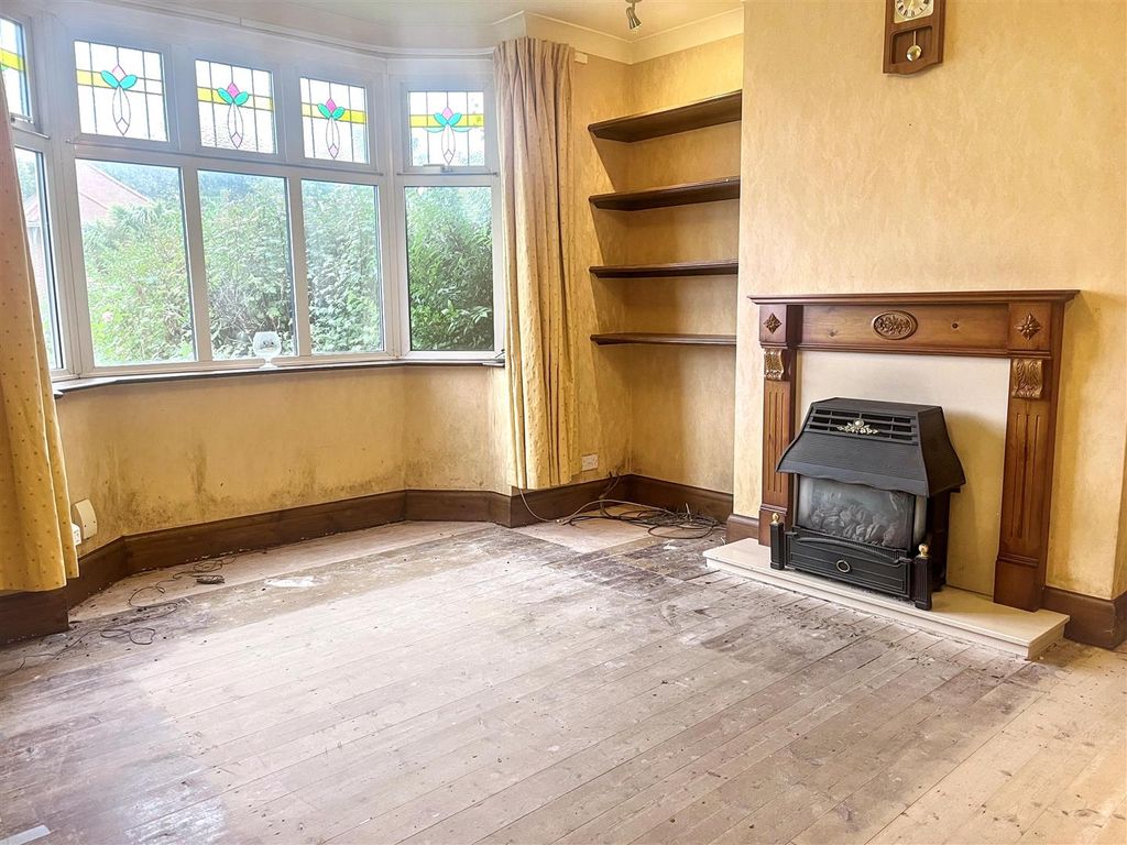 Property photo 2 of 11