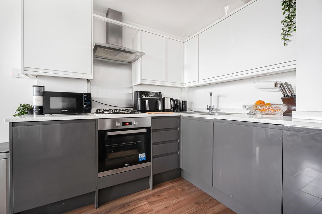 Property photo 2 of 17 Kitchen