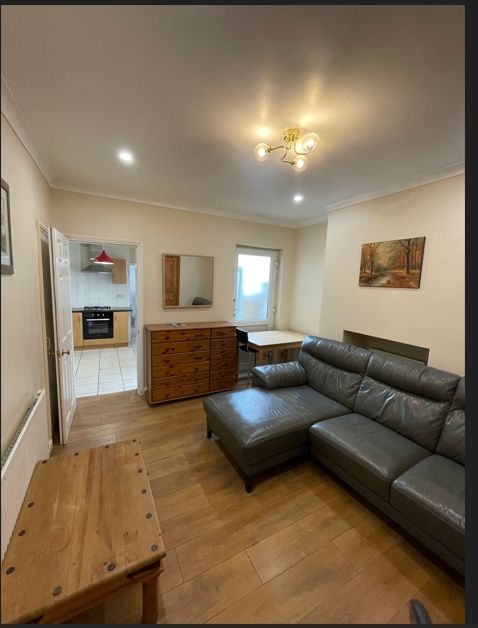 Property photo 3 of 16 8