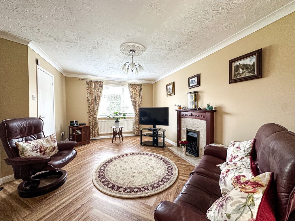 Property photo 3 of 19 4495807