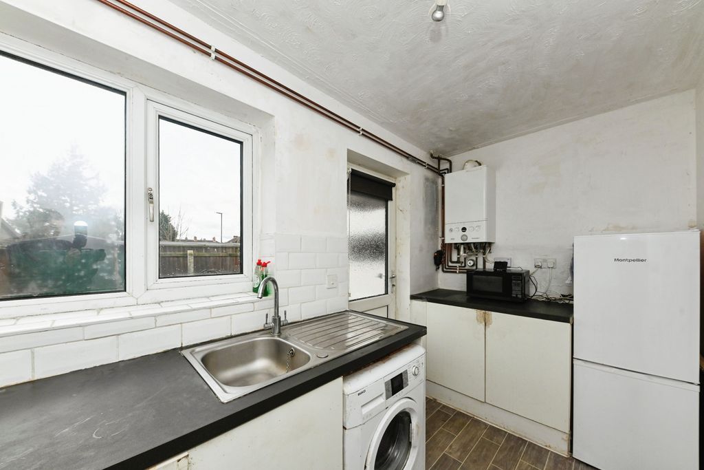 Property photo 2 of 14