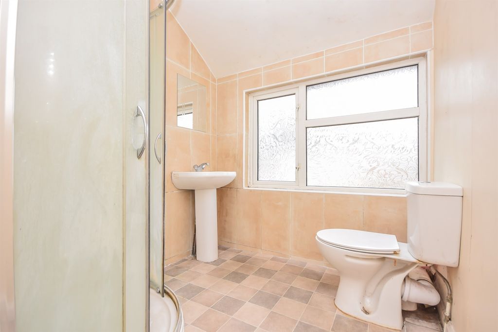 Property photo 2 of 7 Shower Room