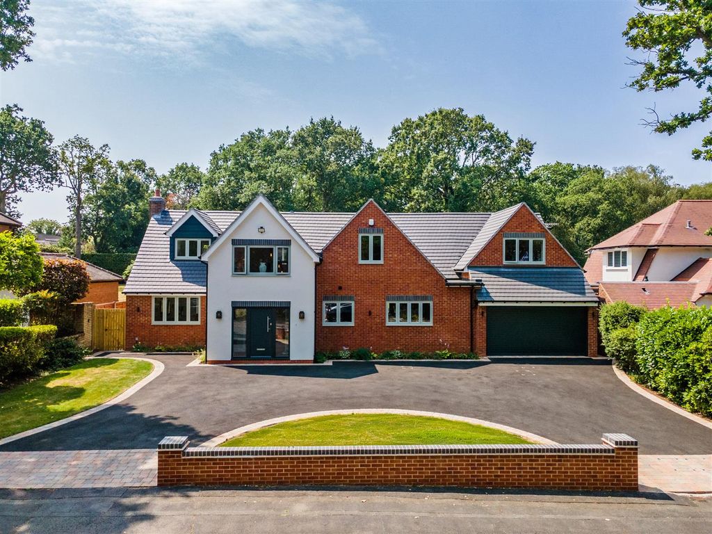 Property photo 2 of 35 9 Woodside Way_2.Jpg