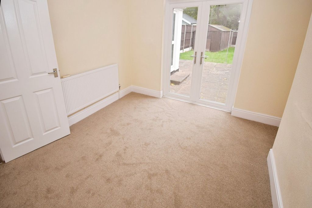 Property photo 3 of 20 Dining Room