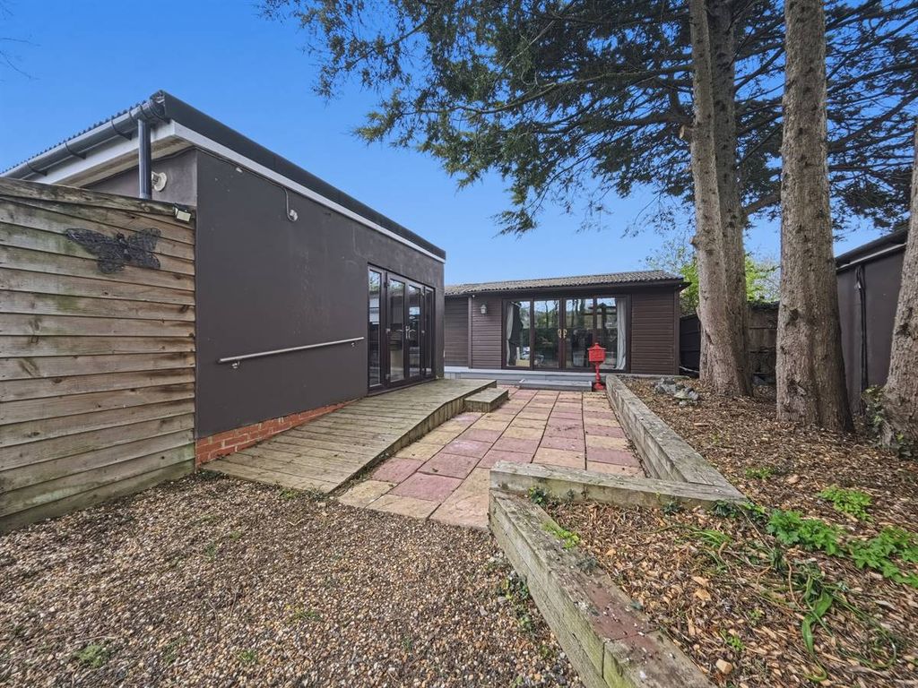 Property photo 3 of 36