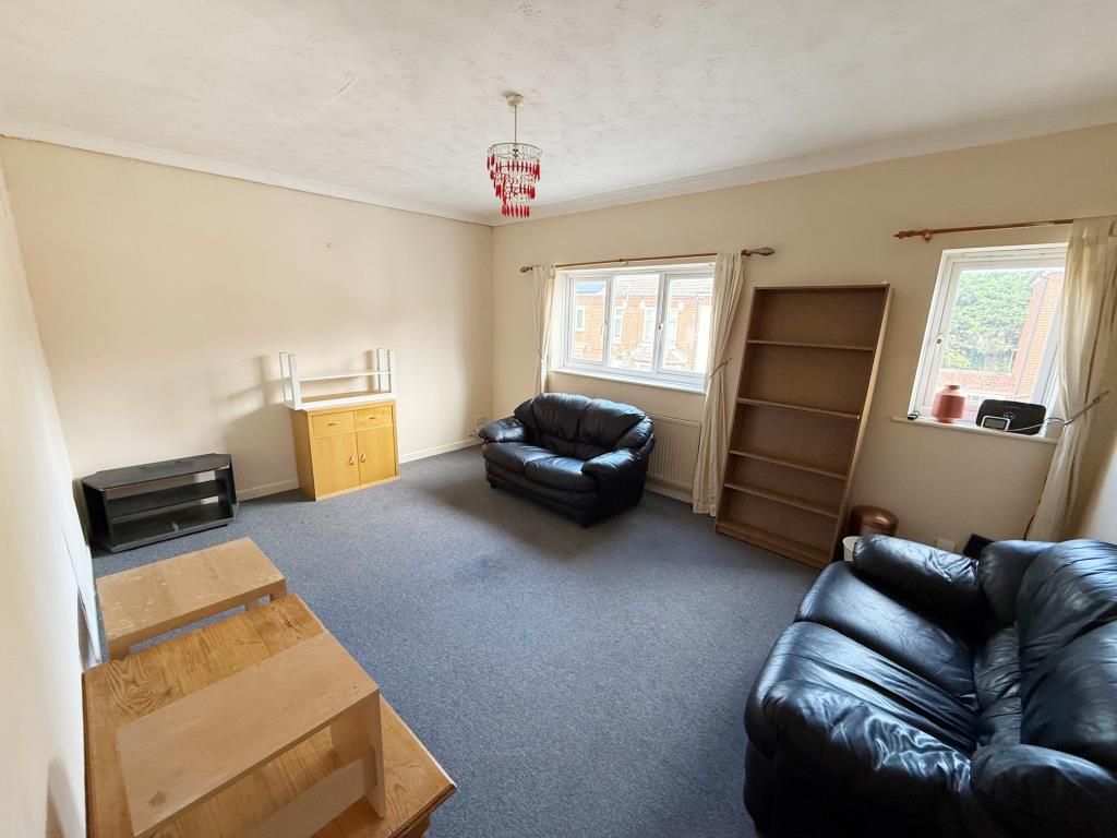 Property photo 2 of 6 Living Room With Carpet And Magnolia Walls
