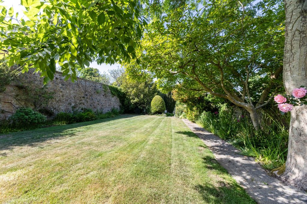 Property photo 3 of 37 Picture No. 73