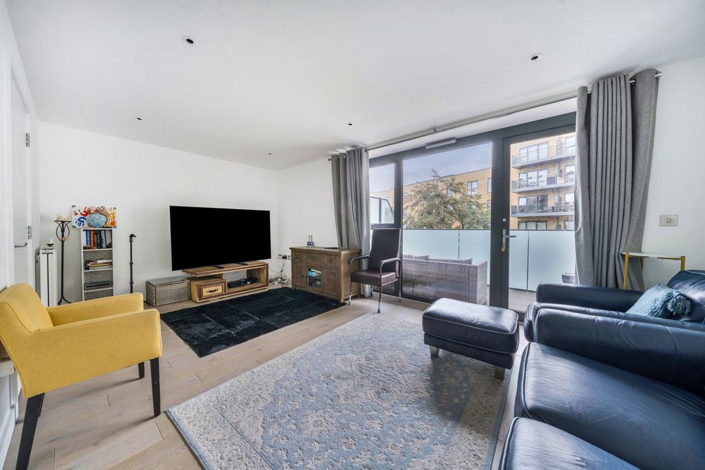 Property photo 2 of 13 1340544-3-68A32Ad...