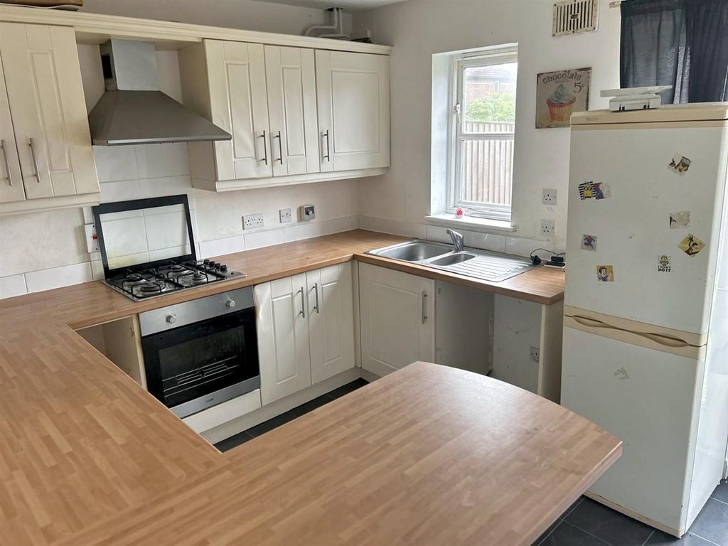 Property photo 3 of 9 Fitted Dining Kitchen: