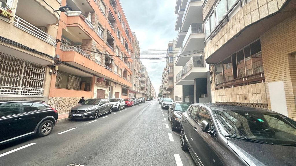 Property photo 2 of 50