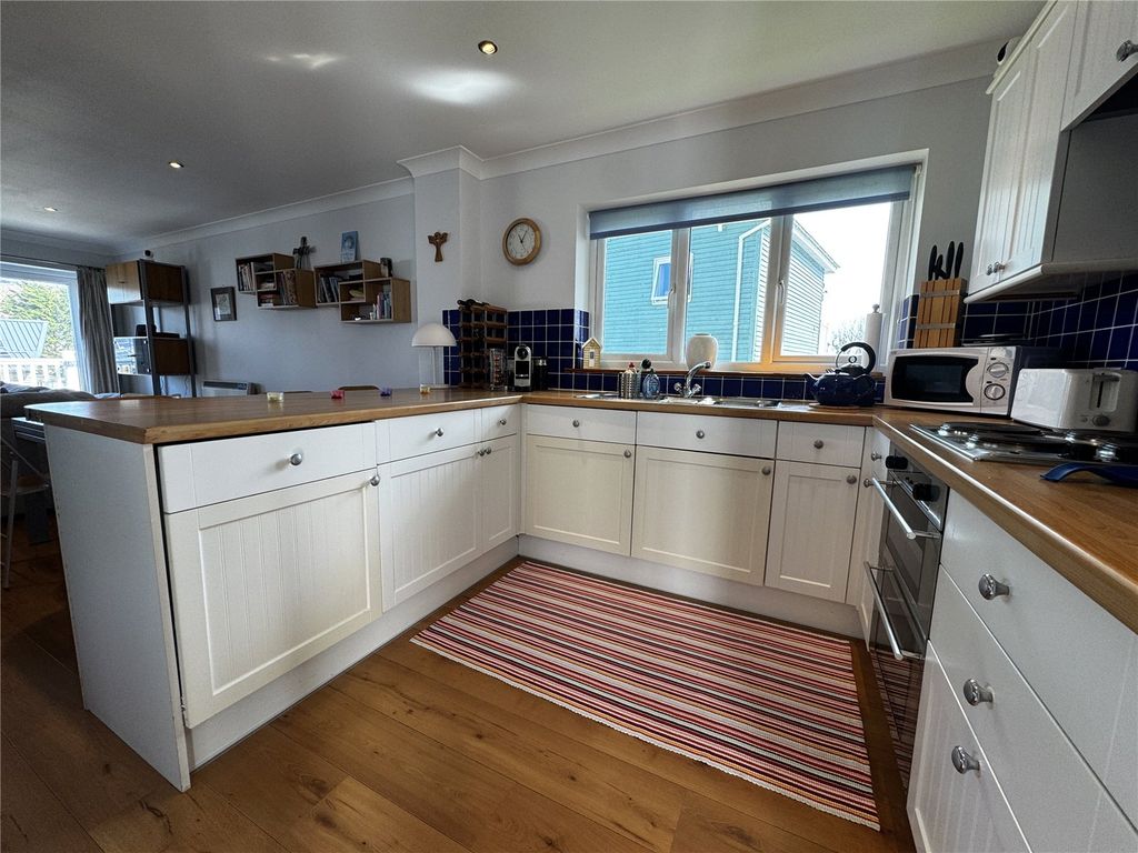 Property photo 2 of 20 Picture No. 15