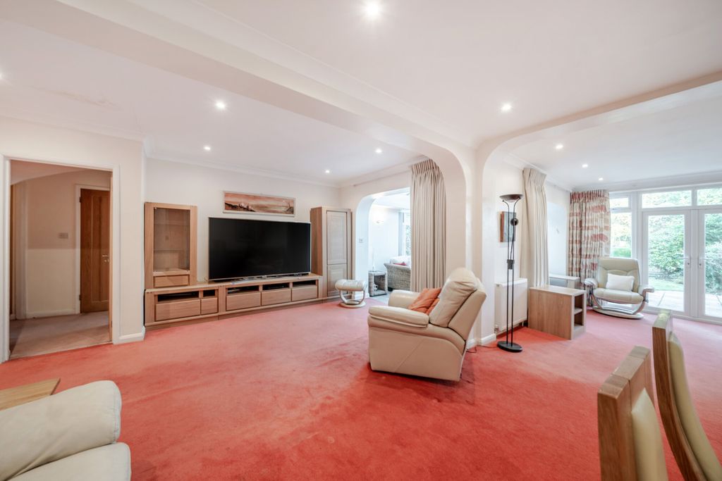 Property photo 2 of 20 1388753-12-693Fe8...