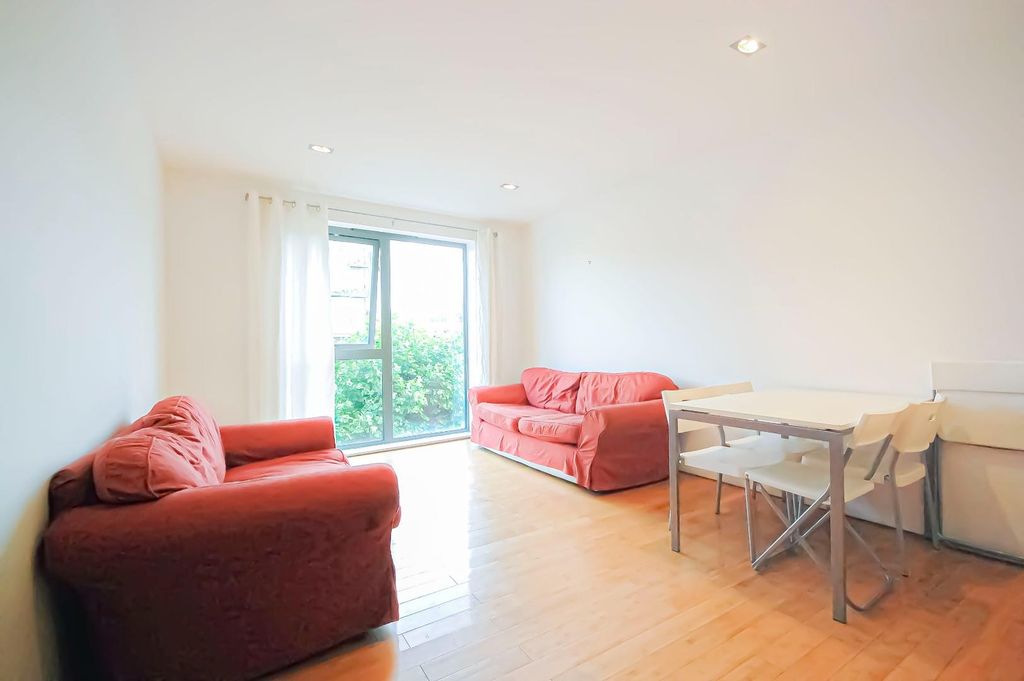 Property photo 2 of 9 d.Jpg
