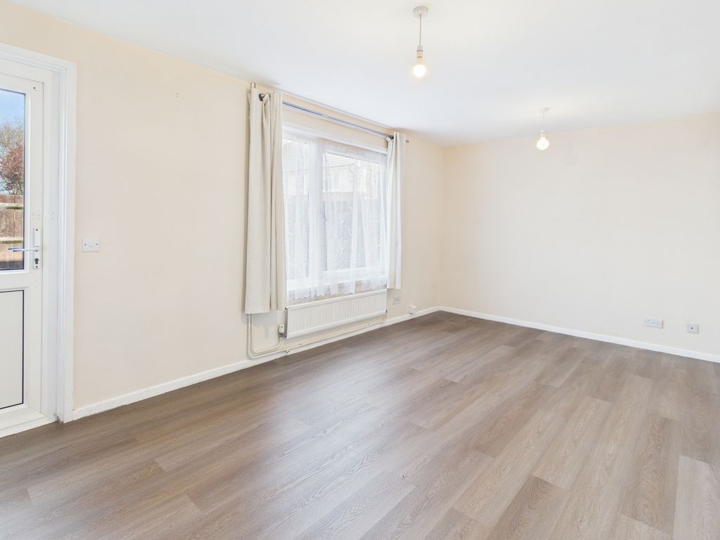 Property photo 3 of 13 Cam02519G0-Pr0409-Still006