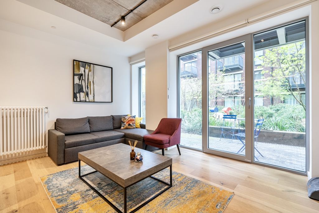 Property photo 1 of 11 1425731-14-69B84F...