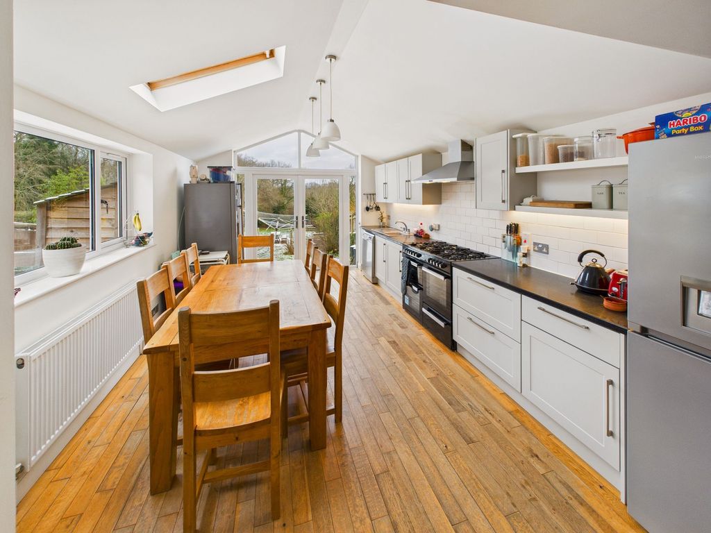 Property photo 2 of 18 Kitchen