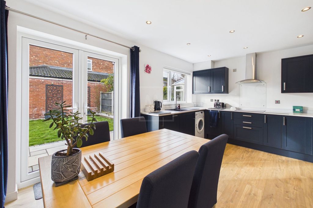 Property photo 2 of 17 Kitchen