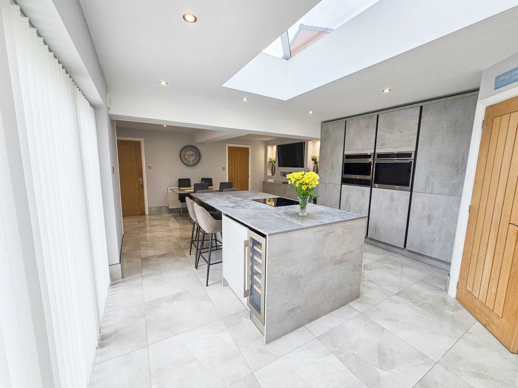 Property photo 3 of 15 Kitchen/Diner