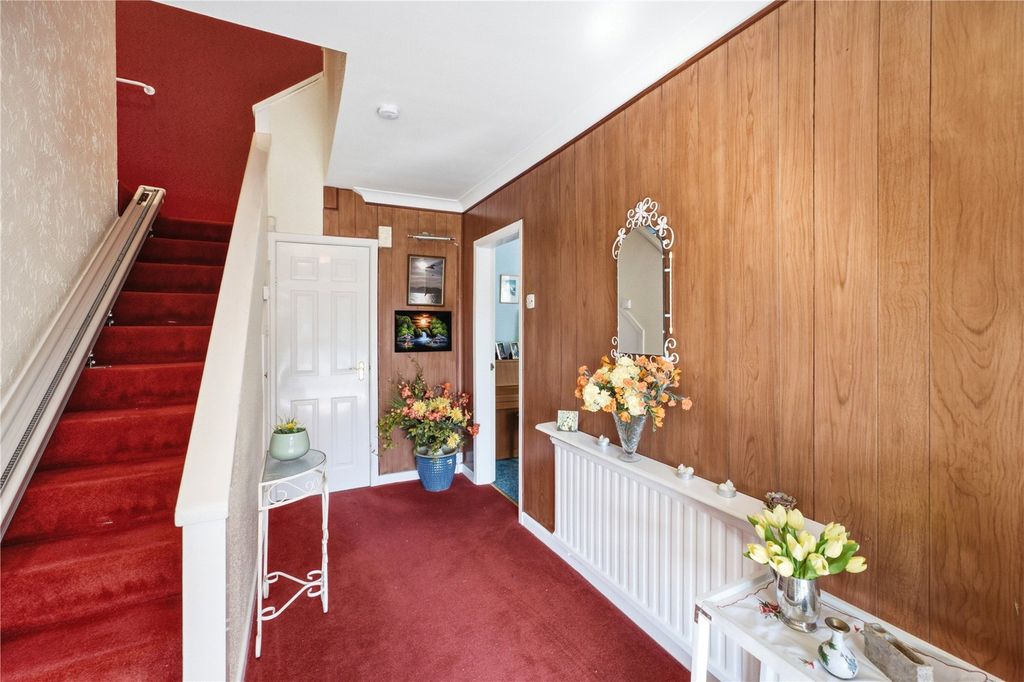Property photo 2 of 41 Picture No. 11