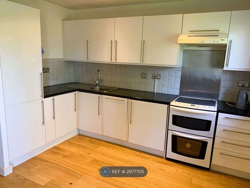 Property photo 3 of 13 Kitchen