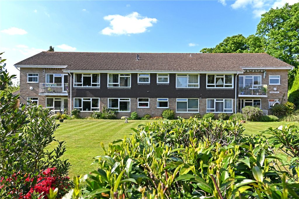 Property photo 1 of 17 Picture No. 23