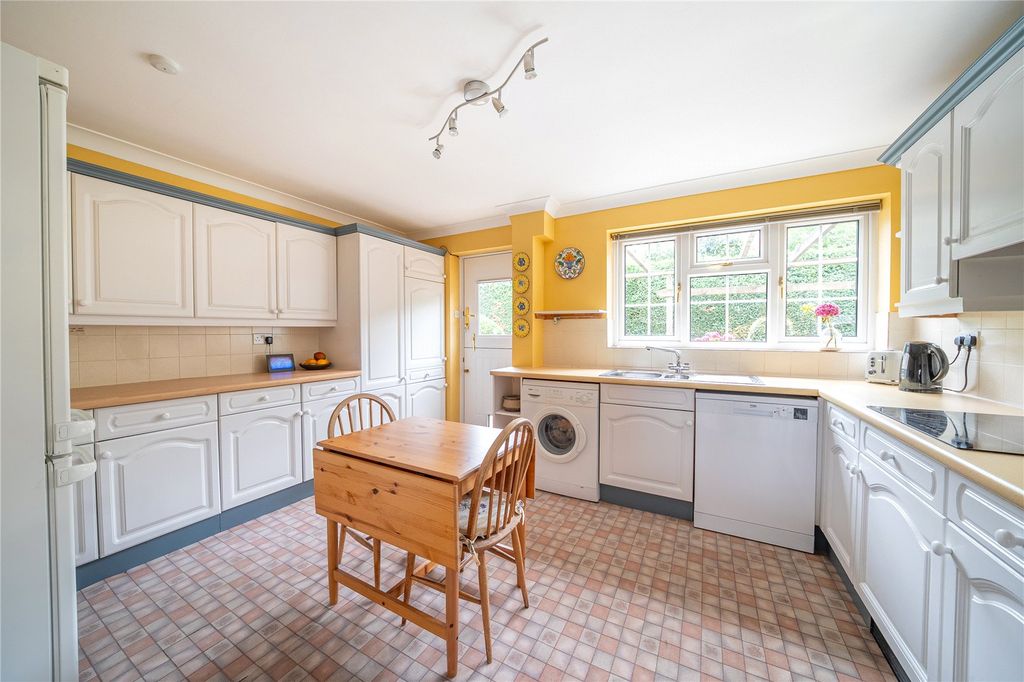 Property photo 2 of 22 Picture No. 30