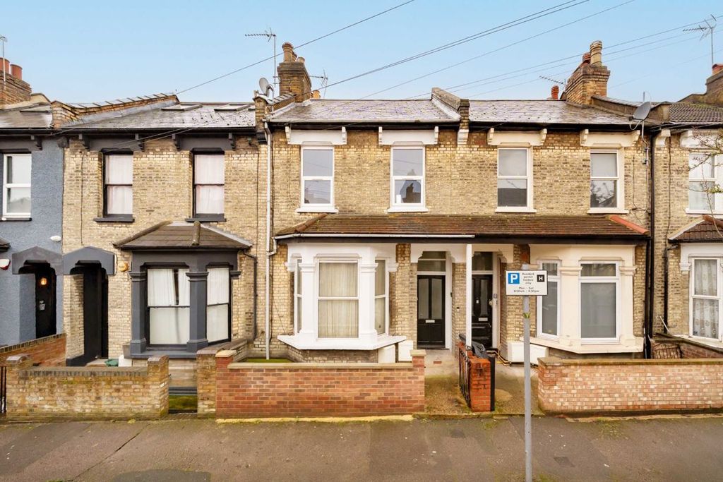 Property photo 1 of 6
