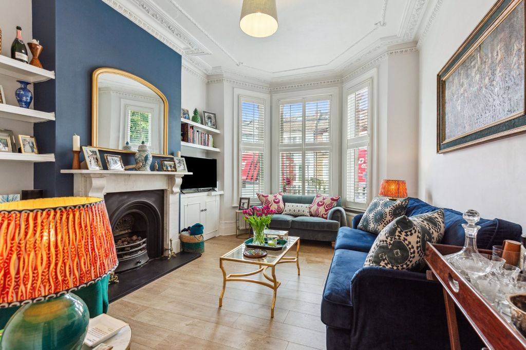 Property photo 3 of 11