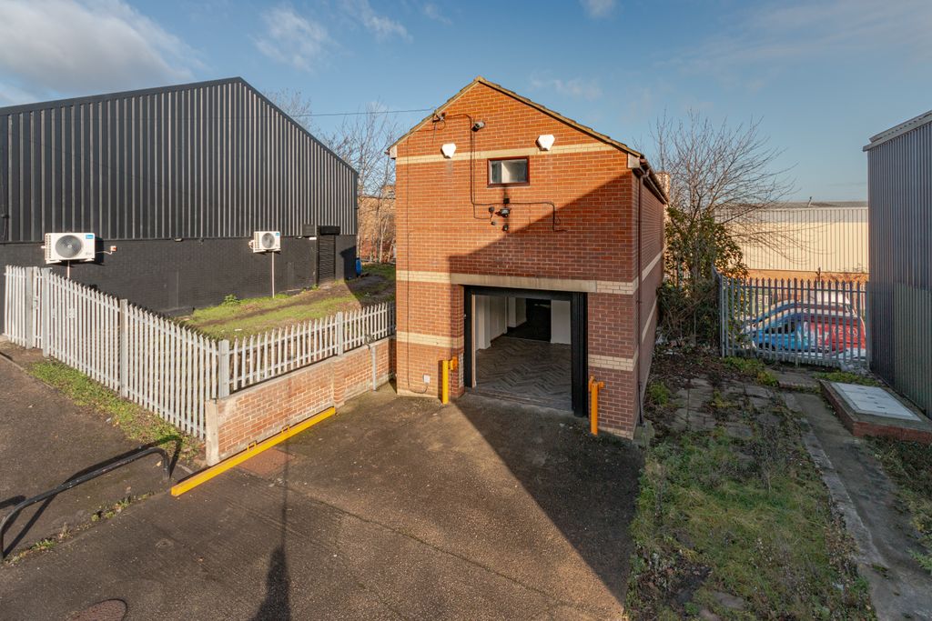 Property photo 1 of 4