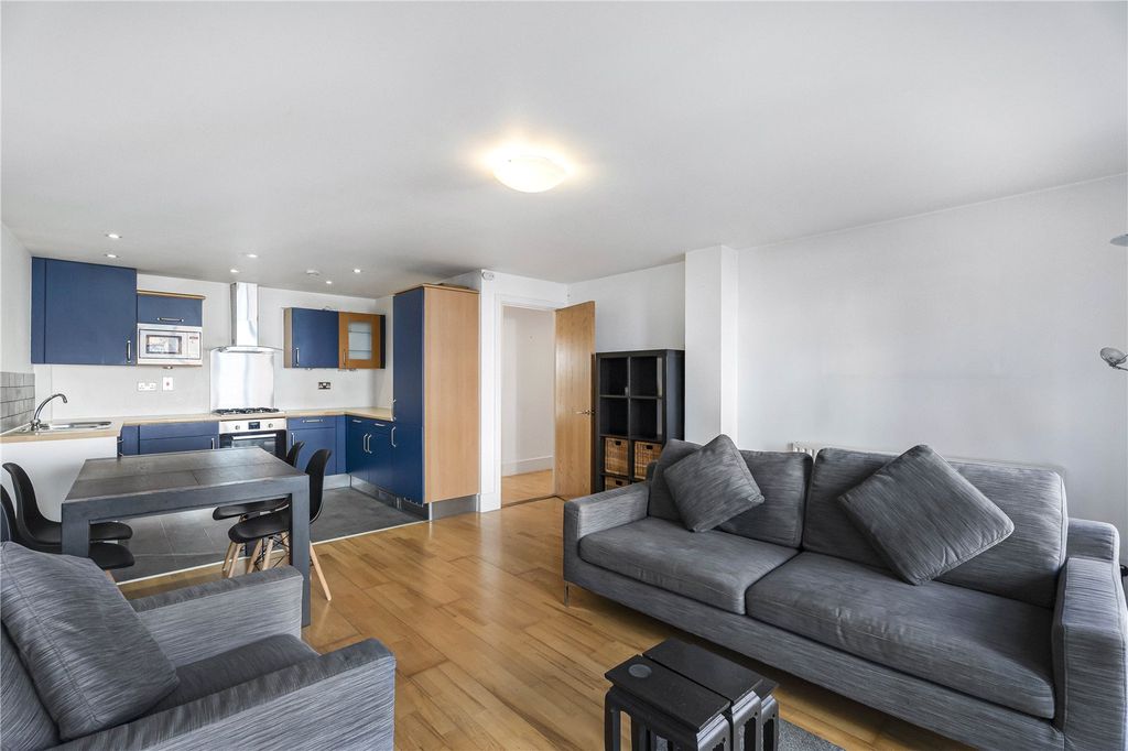 Property photo 1 of 21 Kitchen/Living Room