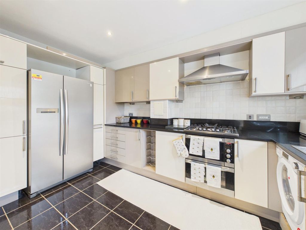 Additional image 5 of 3 bed flat for sale22 Riverside Park, Blairgowrie PH10