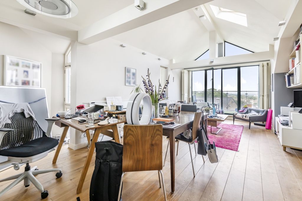 Property photo 1 of 8 887151 (2)