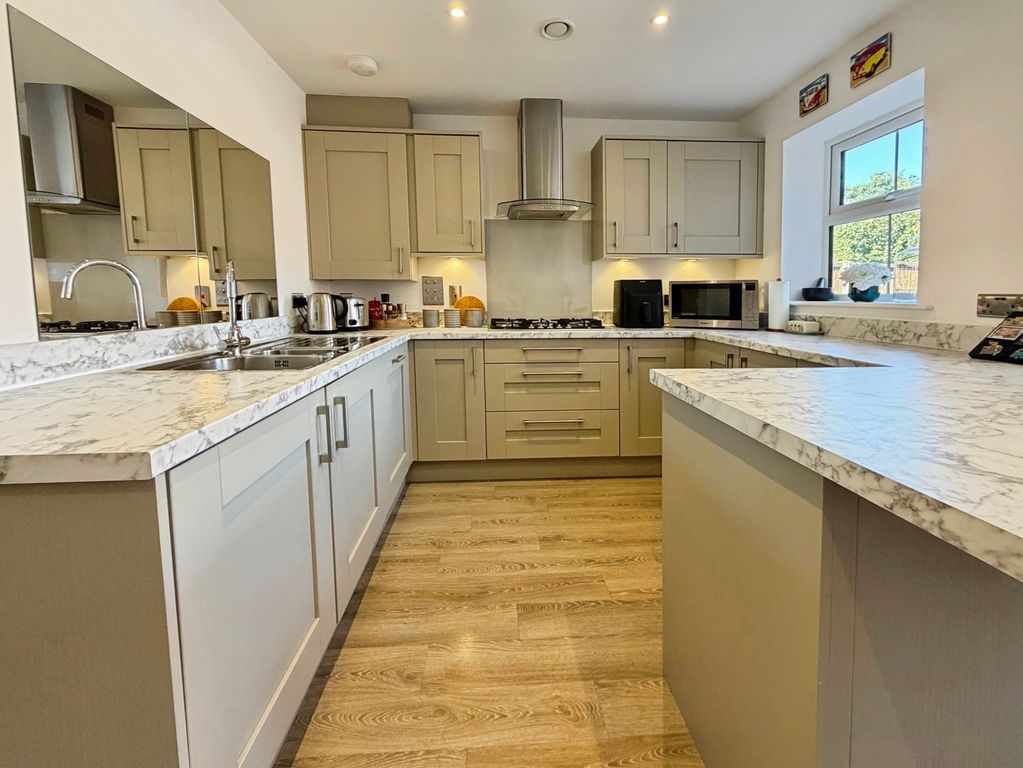 Property photo 2 of 17 Pbox-Img.Jpg