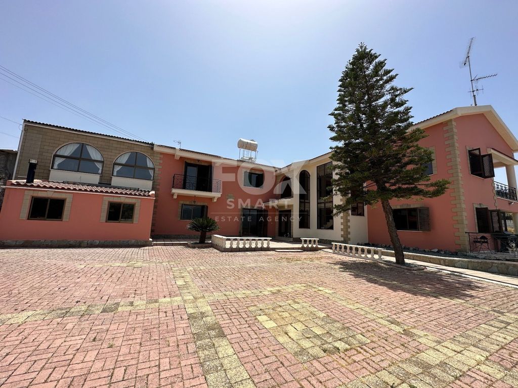 Property photo 1 of 40 Luxurious Versatile Retreat In The Heart Of Prastio Offering