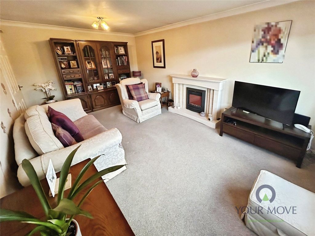 Property photo 2 of 14 Lounge