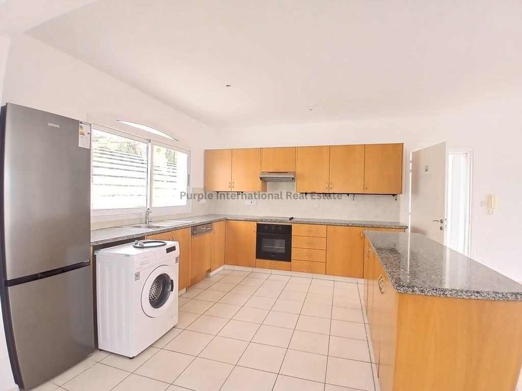 Property photo 3 of 25