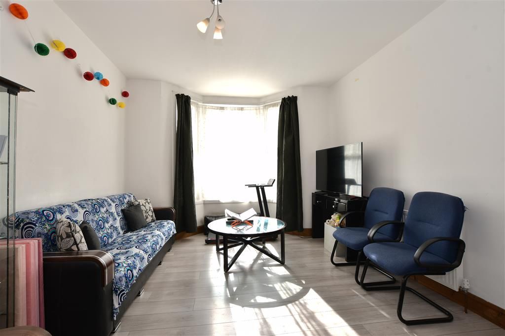 Property photo 1 of 9 Lounge/Dining Room