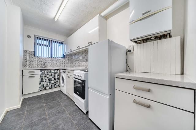 Property photo 3 of 20 Kitchen
