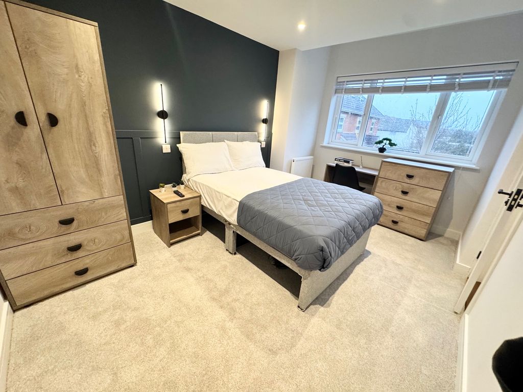 Property photo 1 of 13 Image