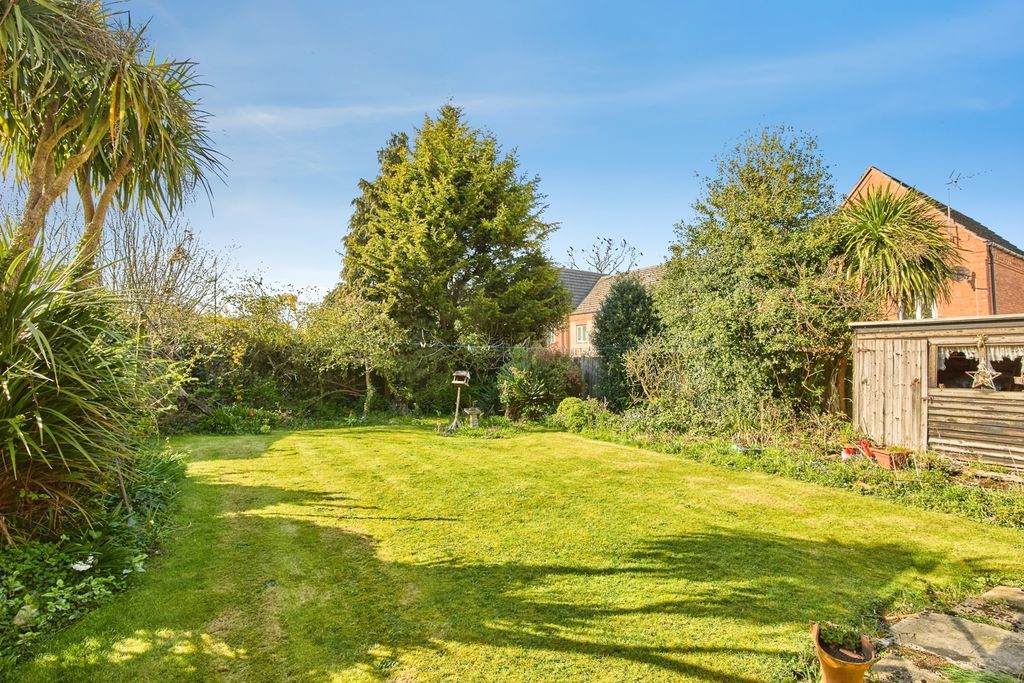 Property photo 3 of 19 Garden.Jpg