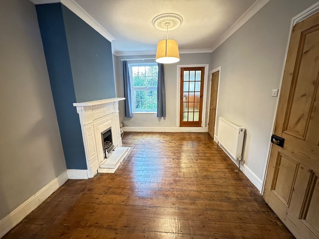 Property photo 3 of 9 4710653