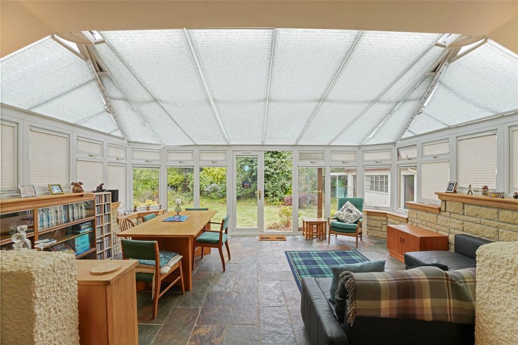 Property photo 3 of 16 Conservatory