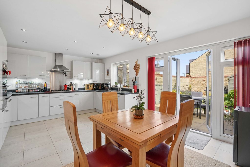 Property photo 2 of 16 Kitchen/Diner