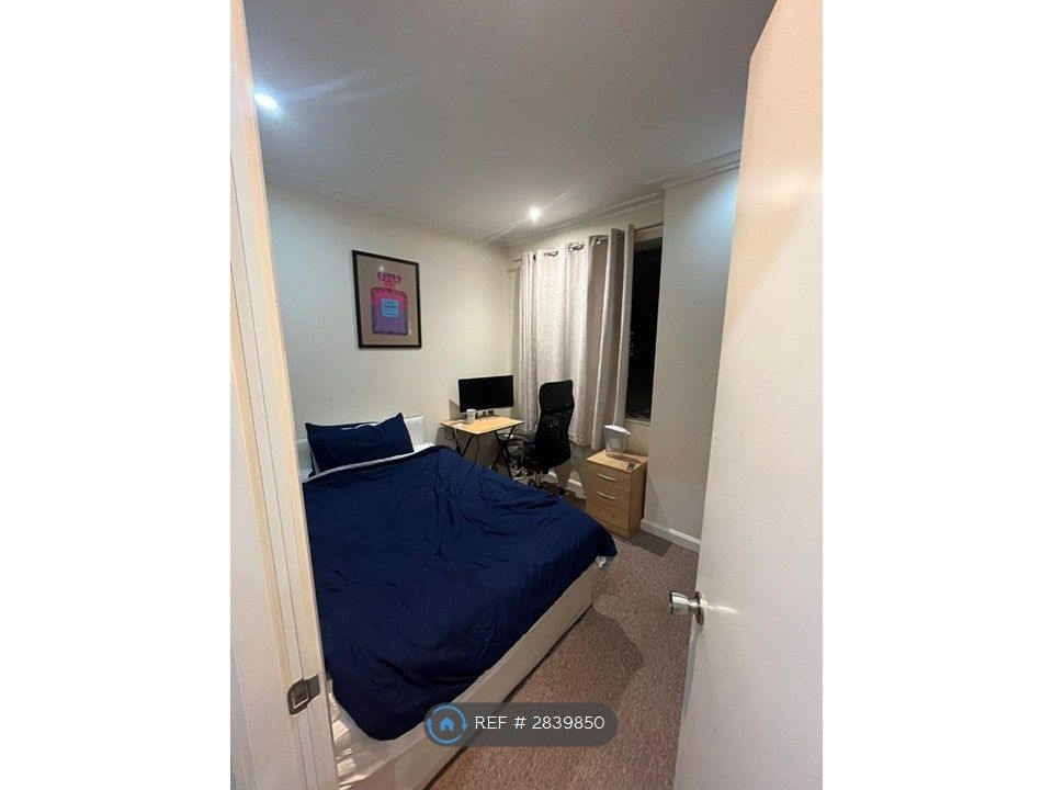 Property photo 2 of 13 Bedroom