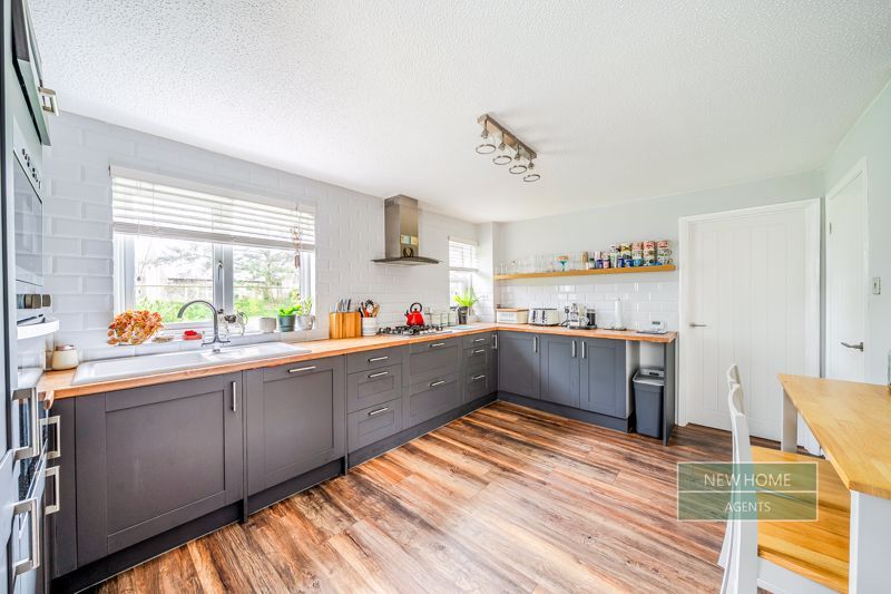 Property photo 3 of 20 Photo 13