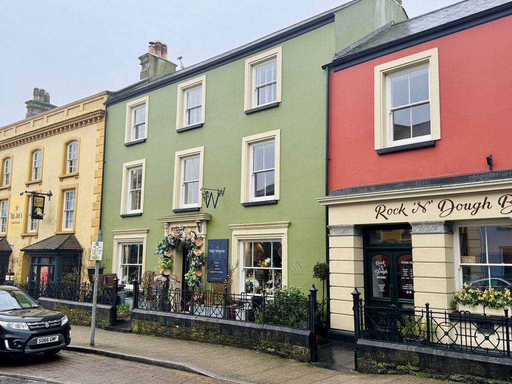 Property photo 1 of 9