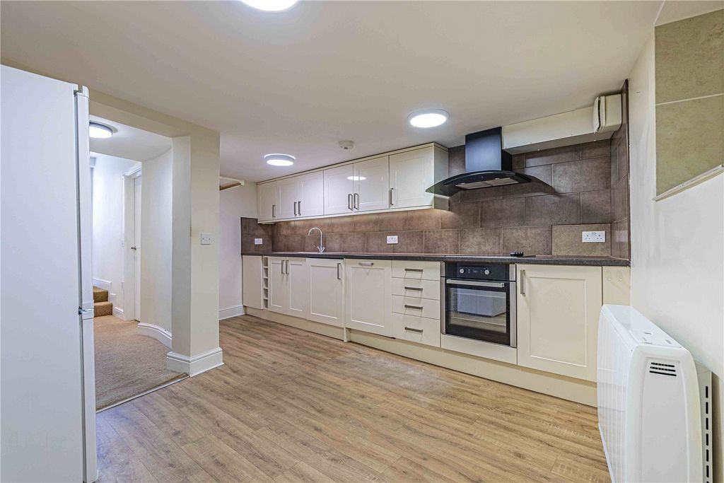 Property photo 2 of 16 Picture No. 09