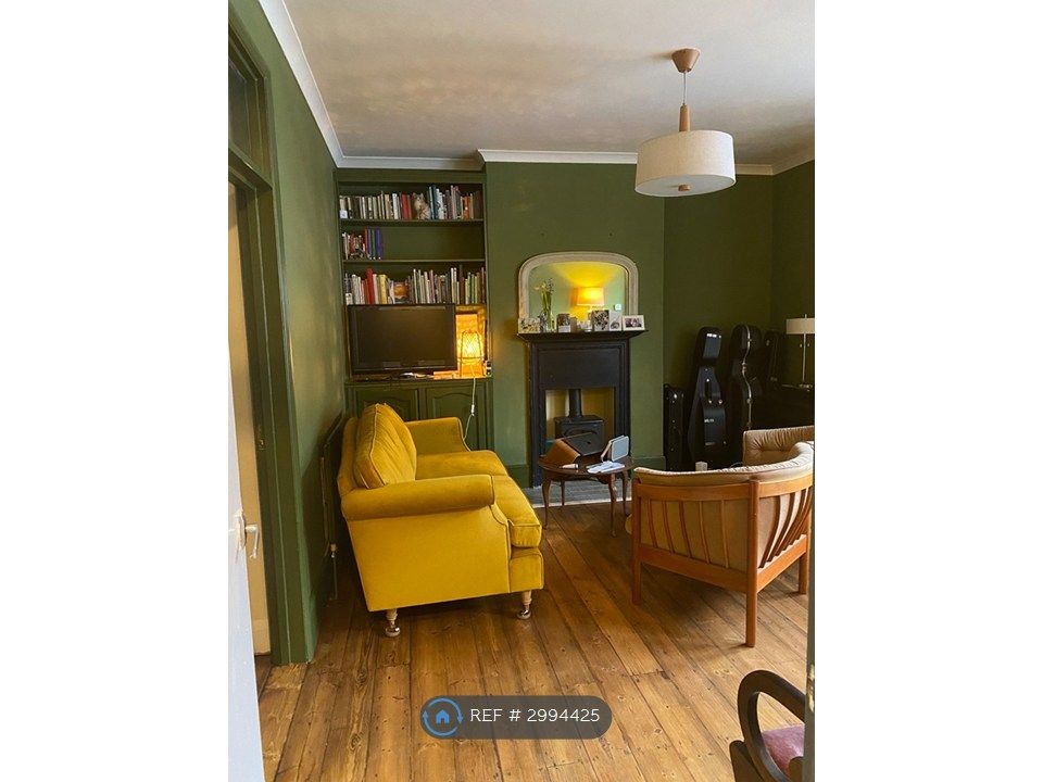 Property photo 1 of 9 Living Room